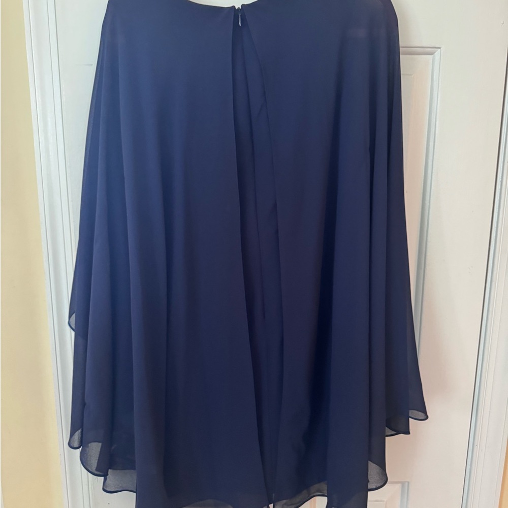 Classy mini cape dress 💙